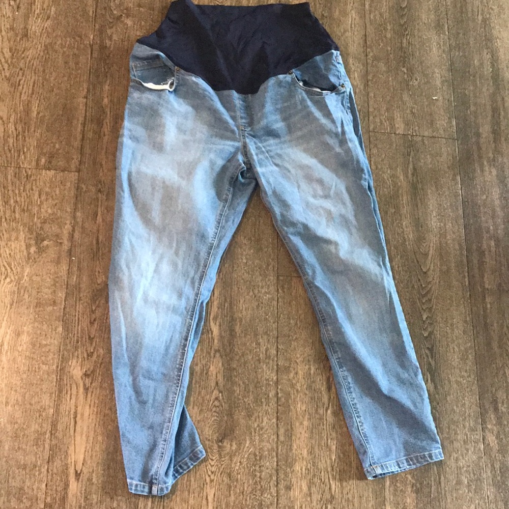Very comfortable maternity jeans!